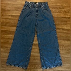 LEVIS // Baggy Dad Wide Leg Jeans